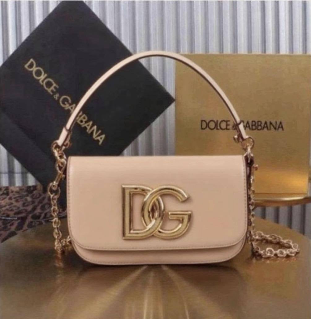 D&G

90 dhs🇦🇪

Good quality 

with box
🎁🎁🎁

Zain35
♥️♥️♥️