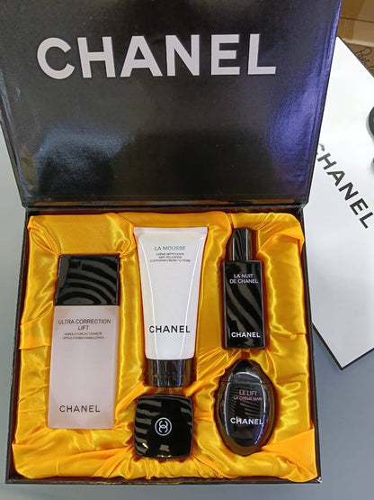CHANEL NEW SET
120 dhs🇦🇪

Zain01
♥️♥️♥️