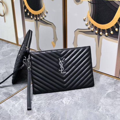 YSL Master
200 dhs🇦🇪

Zain192
♥️♥️♥️