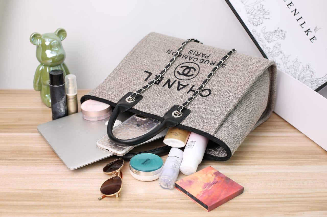 Chanel 
130 dhs🇦🇪
39cm

Zain161
♥️♥️♥️
