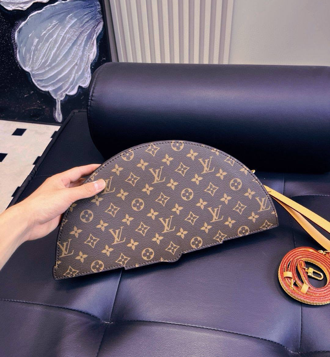 LV

COPY ONE SPECIAL OFFER 
WITH BOX 
🎁🎁🎁

140 dhs🇦🇪

Zain39
♥️♥️♥️