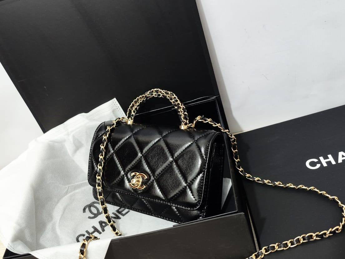 Chanel
95 dhs🪙

with box

🎁🎁🎁

high quality

Zain26
♥️♥️♥️