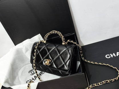 Chanel
95 dhs🪙

with box

🎁🎁🎁

high quality

Zain26
♥️♥️♥️