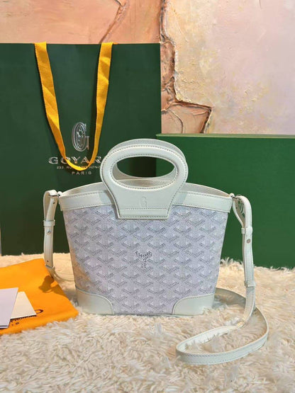 GOYARD Master 
18CM 

250 dhs🇦🇪

WITH BOX 
🎁🎁🎁

Zain131
♥️♥️♥️