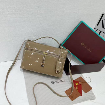 LORO PIANA GLOSSY 
GOOD QUALITY 

95 dhs🇦🇪

WITH BOX 
🎁🎁🎁

Zain28
♥️♥️♥️