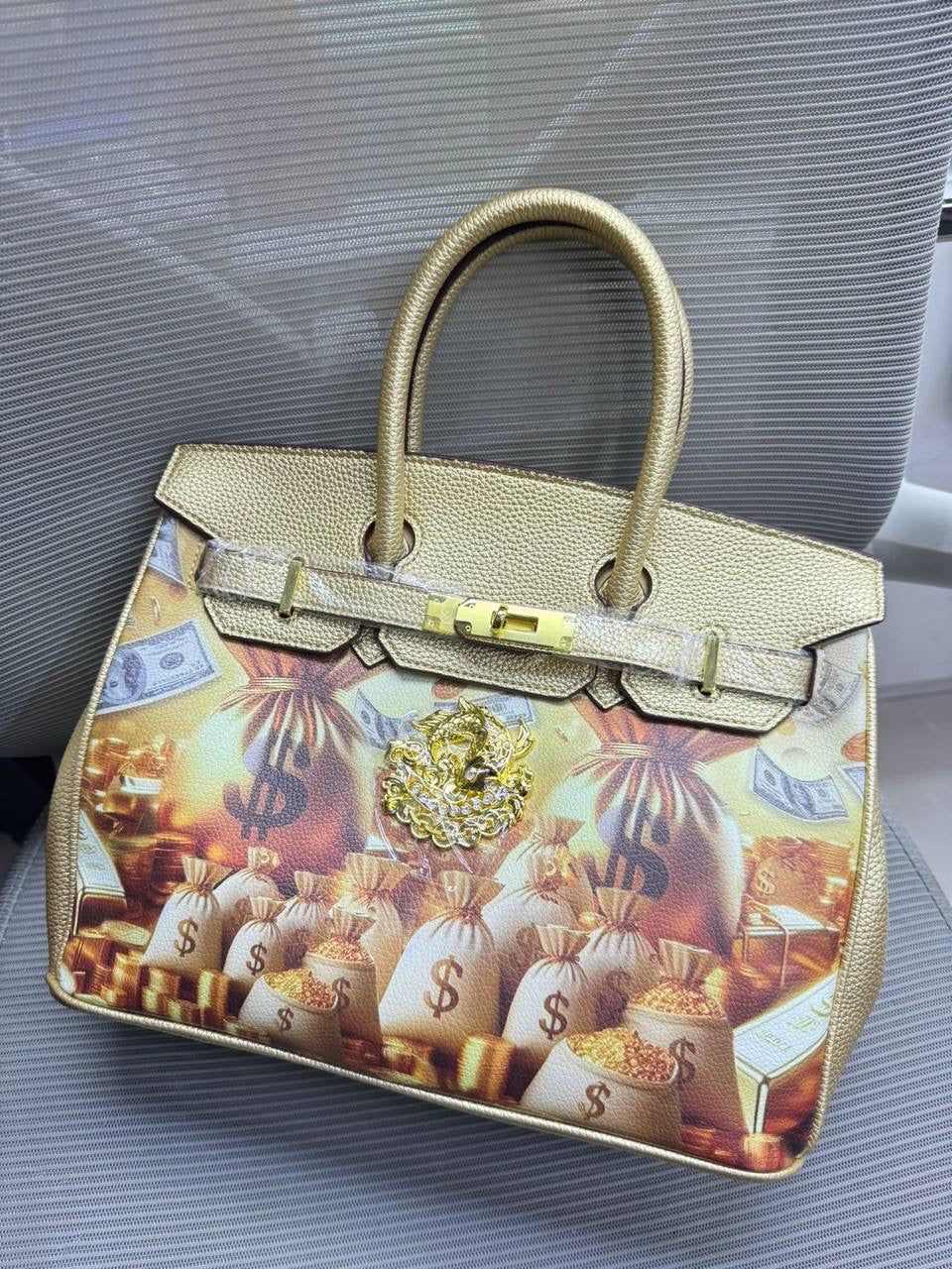 Hermes

30cm

95 dhs🇦🇪

Zain16
♥️♥️♥️