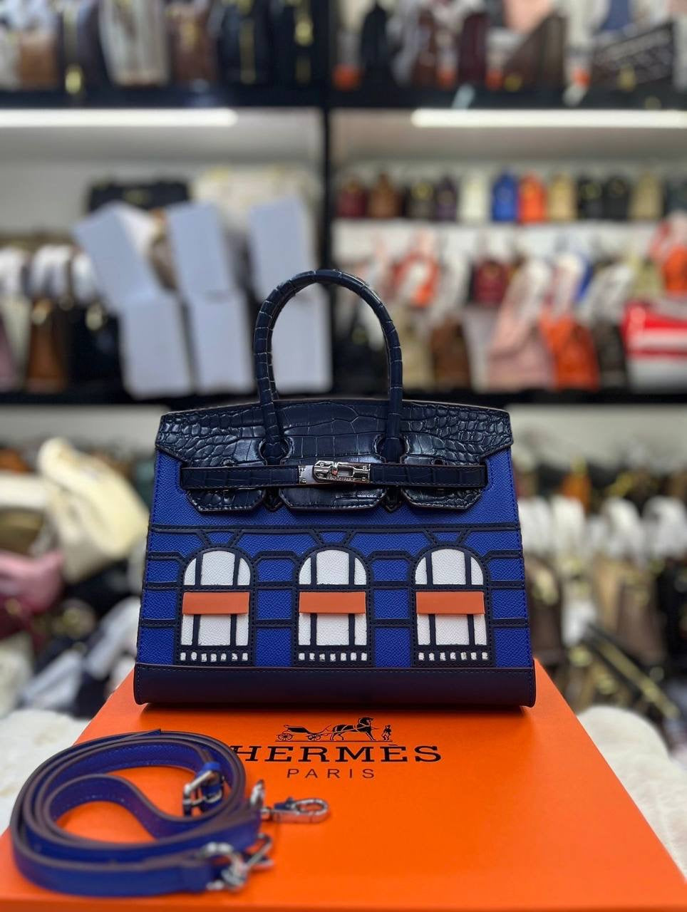 Hermes

with box 
🎁🎁🎁

130 dhs🪙💕

Zain50
♥️♥️♥️