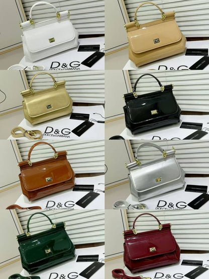 D&G
Size : 20 * 15 * 9 cm
105 dhs🪙
with box 🎁

Zain115
♥️♥️♥️
