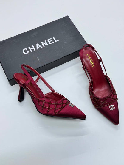 Chanel 
Amina HUADDI 7cm
120 dhs🇦🇪
Size 36-37-38-39-40-41

Zain21
♥️♥️♥️