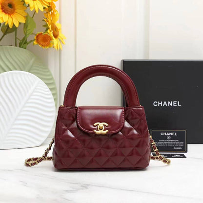 Chanel 

100 dhs🇦🇪

with box
🎁🎁🎁

size 20×6×13cm

Zain42
♥️♥️♥️