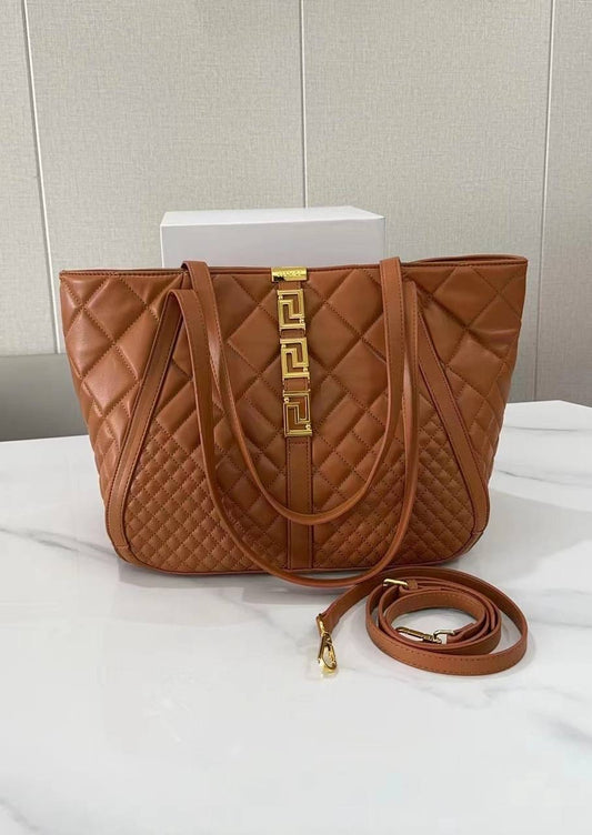 Chanel -Prada -Gucci -Versace 
100 dhs🇦🇪

Zain161
♥️♥️♥️