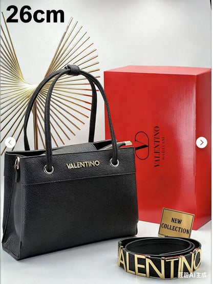 Valentino
115 dhs🪙💕 
High quality 
26CM

Zain26
♥️♥️♥️