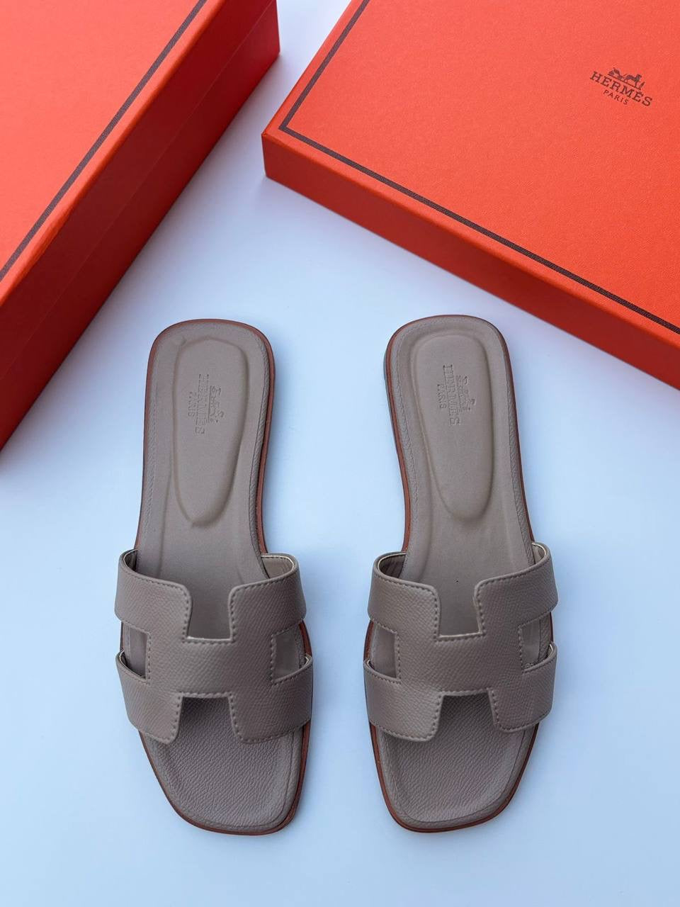 Hermes 
High Quality 
100 dhs🪙
Size 36-42

Zain30
♥️♥️♥️