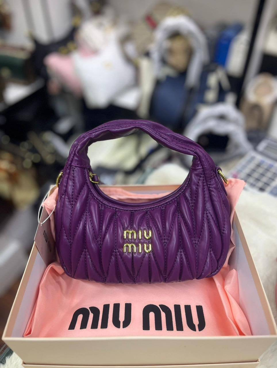 Miu Miu

With box 
🎁🎁🎁

95 dhs🇦🇪

Zain93
♥️♥️♥️