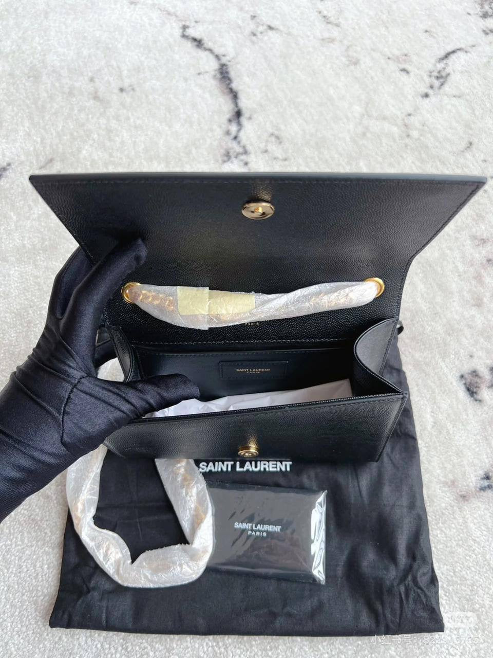 Ysl Kate
Size : 24 * 14.5 * 5.5  cm
95 dhs🇦🇪

with box 🎁

Zain115
♥️♥️♥️