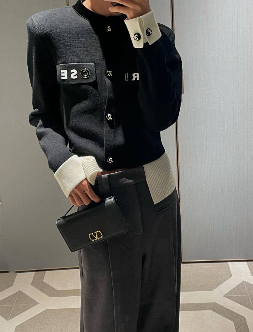 D&G

90 dhs🇦🇪

Good quality 

with box
🎁🎁🎁

Zain35
♥️♥️♥️