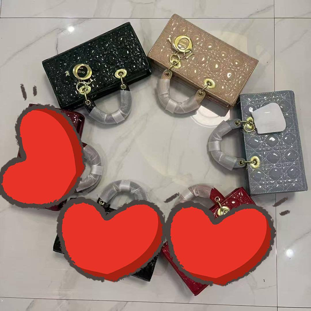 Dior
105 dhs🇦🇪

Good quality 
with box
🎁🎁🎁

Zain35
♥️♥️♥️