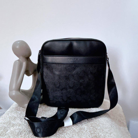 Coach
26 cm
70 dhs🇦🇪

Zain17
♥️♥️♥️