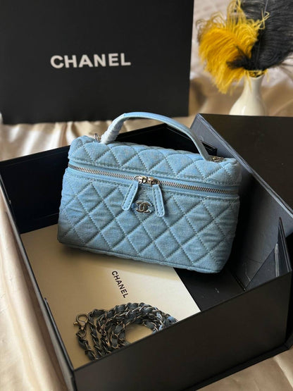 CHANEL
19cm
340 dhs🇦🇪
Top quality 
With box🎁

Zain167
♥️♥️♥️