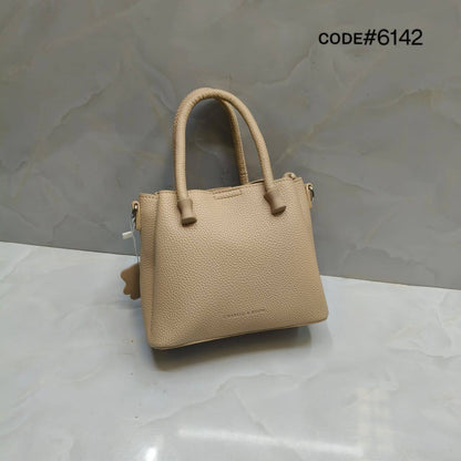 𝗖𝗛𝗔𝗥𝗟𝗘𝗦 & 𝗞𝗘𝗜𝗧𝗛
ᴛᴏᴘ ʜᴀɴᴅ sʟɪɴɢ ʙᴀɢ
sɪʟᴠᴇʀ ʜᴀʀᴅᴡᴀʀᴇ
sᴏғᴛ ᴍᴀᴛᴛᴇ ʟᴇᴀᴛʜᴇʀ
sɪᴢᴇ: 18.5 cm

65 dhs🪙

Zain31
♥️♥️♥️