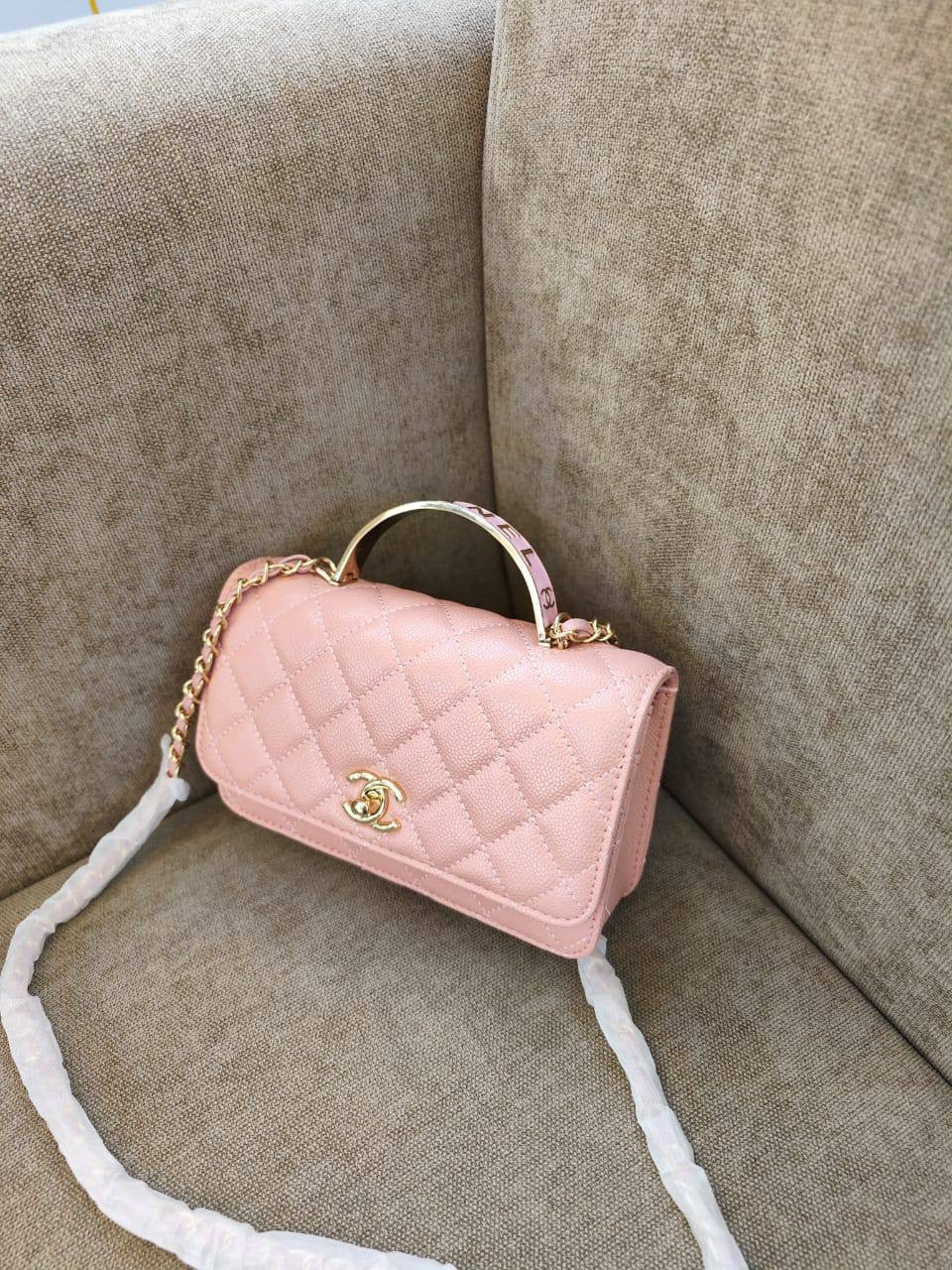 Chanel
95 dhs🪙

with box

🎁🎁🎁

high quality

Zain26
♥️♥️♥️