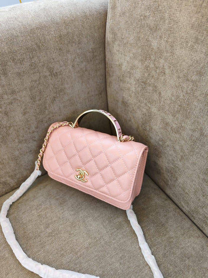 Chanel
95 dhs🪙

with box

🎁🎁🎁

high quality

Zain26
♥️♥️♥️