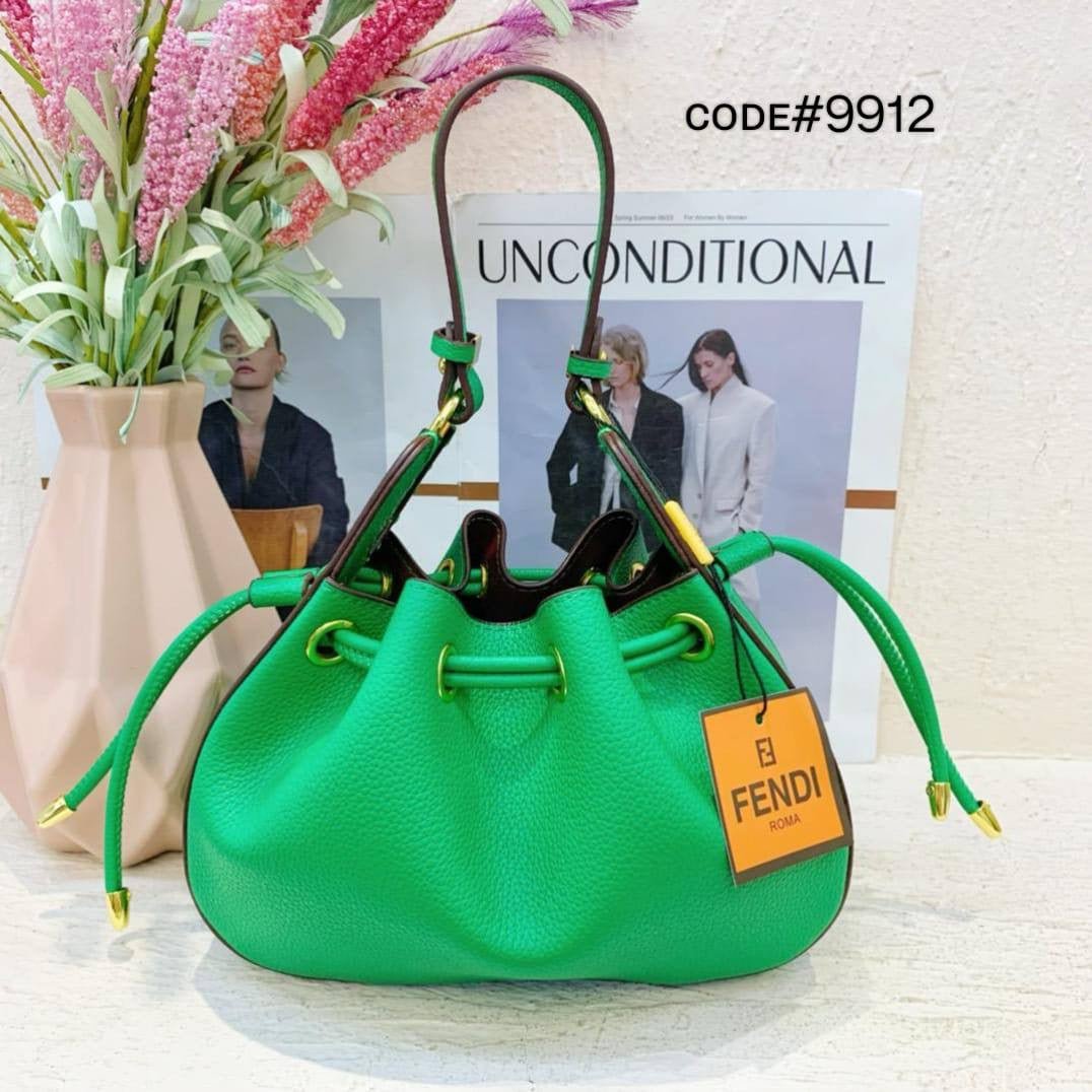 Fendi  POMODORINO
ʙᴜᴄᴋᴇᴛ  ʙᴀɢ ᴢᴜᴄᴄᴀ
sɪᴢᴇ: 23 cm

75 dhs🇦🇪

Zain31
♥️♥️♥️