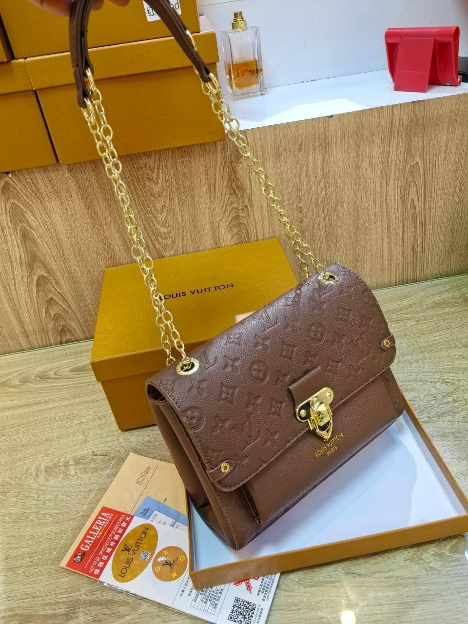 LV

With box 
🎁🎁🎁

90 dhs🇦🇪

Zain217
♥️♥️♥️