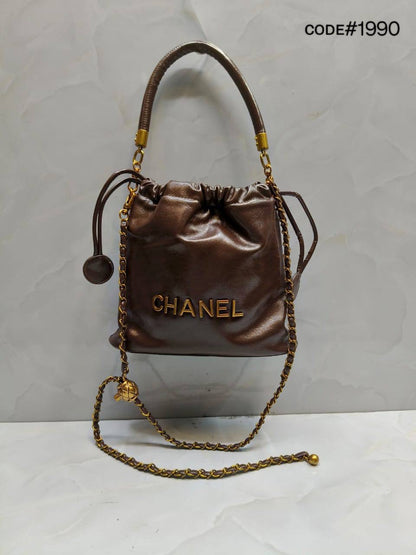 Chanel 22 ᴍɪɴɪ
ʙᴜᴄᴋᴇᴛ sʜᴏᴜʟᴅᴇʀ/ ᴄʀᴏssʙᴀɢ
sɪᴢᴇ: 22 ᴄm

70 dhs🇦🇪

Zain31
♥️♥️♥️