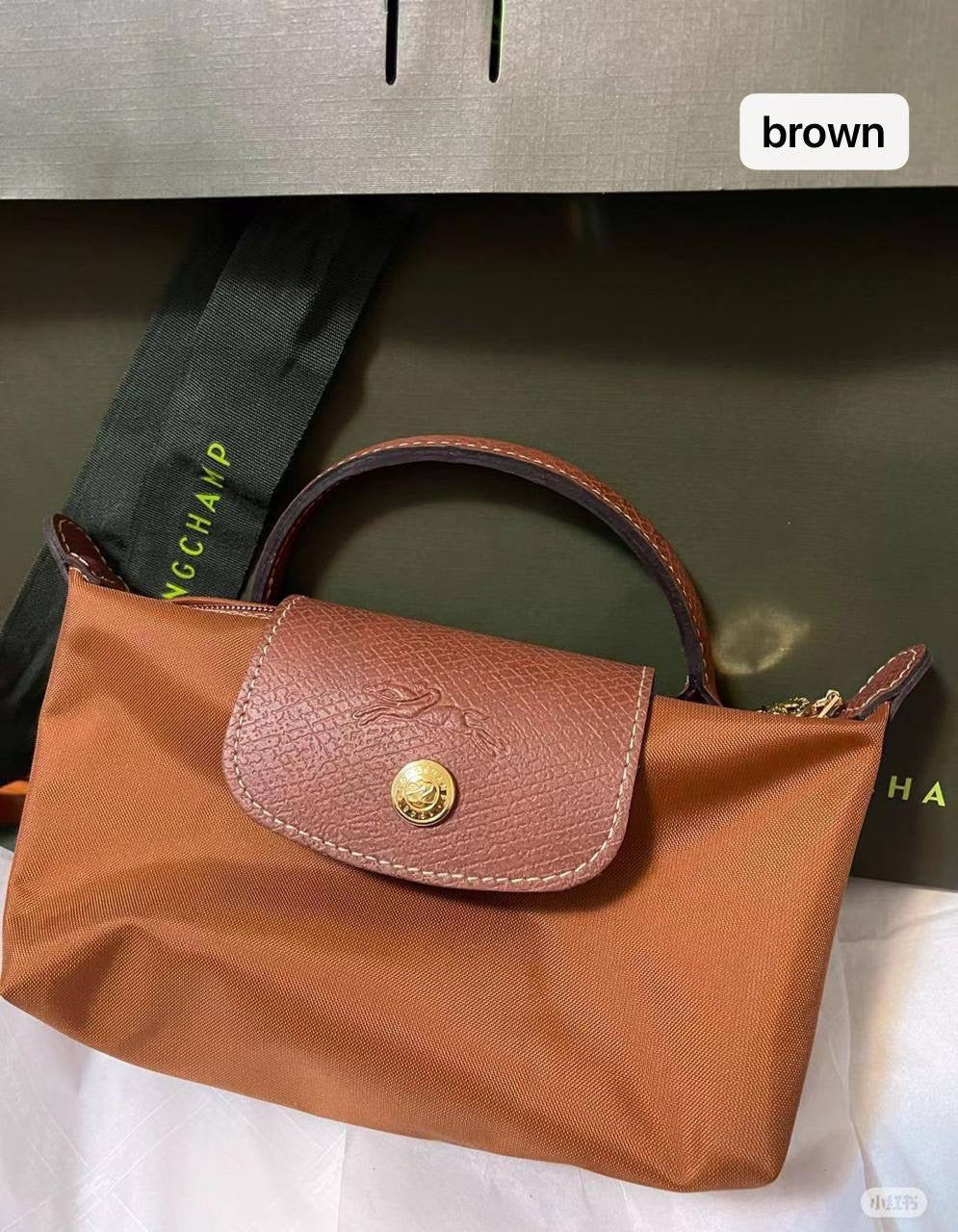 LongChamp Mini
High  Quality 
Size：19  * 11 cm
50 dhs🇦🇪

Zain115
♥️♥️♥️