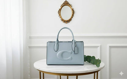 Coach
Good quality 
100 dhs🇦🇪

Zain259
♥️♥️♥️