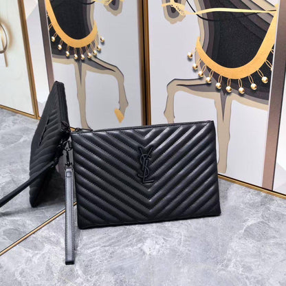 YSL Master
200 dhs🇦🇪

Zain192
♥️♥️♥️