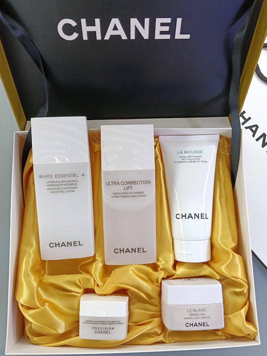 Chanel new set
120 dhs🇦🇪

Zain01
♥️♥️♥️