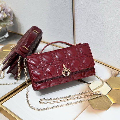 Dior Master

230 dhs🇦🇪

Zain192
♥️♥️♥️