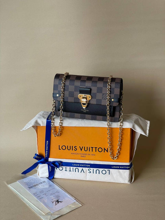Louis vuitton
Master +++++
*20 cm*
*AVAILABLE NOW*
For Price 👇 WTSP Text Zain 0568585901

Zain257
♥️♥️♥️