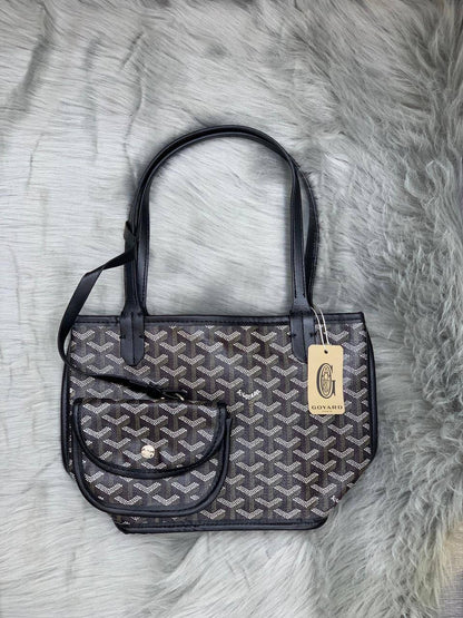 Goyard
SIZE  ……… 25cm 
75 dhs🇦🇪

Zain244
♥️♥️♥️