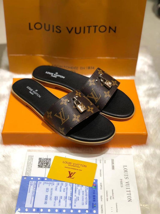 LV slipper
Size:36 to 42
110 dhs🪙

Zain241
♥️♥️♥️