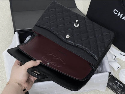 CHANEL

 COPY ONE 

NEW CAME WITH DOUBLE BOX 
🎁🎁🎁

250 dhs🪙💕
leather 

Zain39
♥️♥️♥️