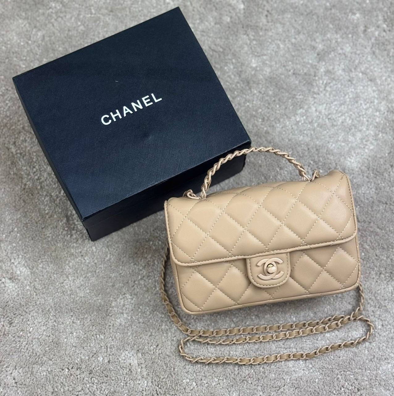 CHANEL 

GOOD QUALITY 

90 dhs🇦🇪

WITH BOX 
🎁🎁🎁

Zain28
♥️♥️♥️
