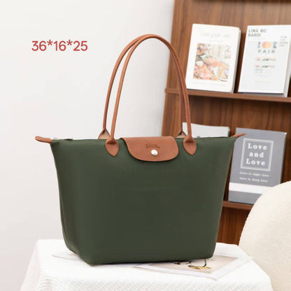 LONGCHAMP 
 hand bag
size: 36*14*25 
45 dhs🇦🇪

Zain40
♥️♥️♥️