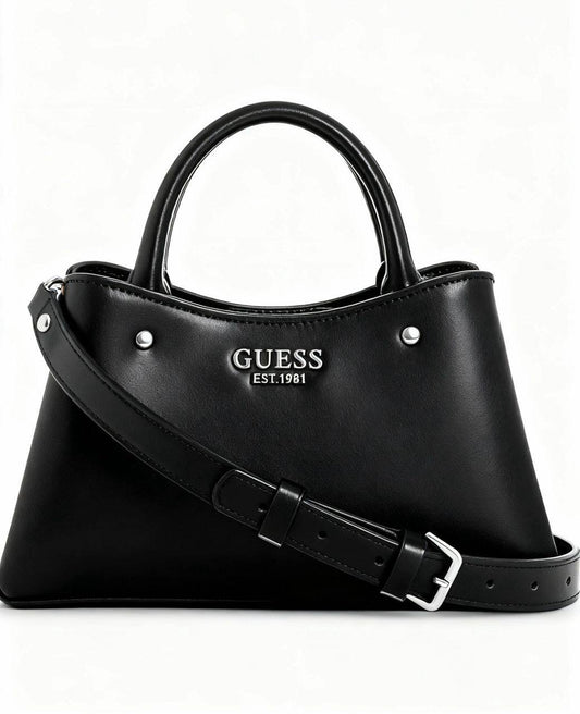 Guess

90 dhs🇦🇪

size：22cm

Good quality 

with box
🎁🎁🎁

Zain35
♥️♥️♥️