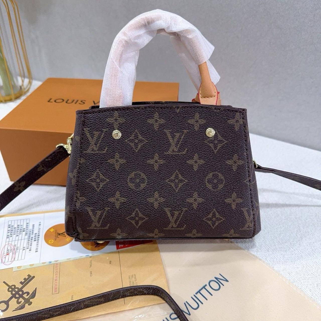 LV
20*14*7 cm 

With box
 🎁🎁🎁

80 dhs🇦🇪

Zain17
♥️♥️♥️