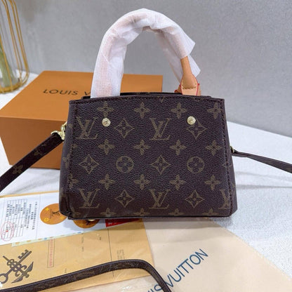 LV
20*14*7 cm 

With box
 🎁🎁🎁

80 dhs🇦🇪

Zain17
♥️♥️♥️