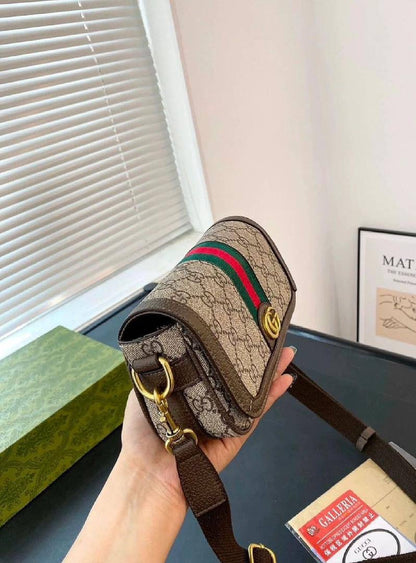 Coach - Gucci

90 dhs🇦🇪
Good quality 

with box
🎁🎁🎁

Zain35
♥️♥️♥️
