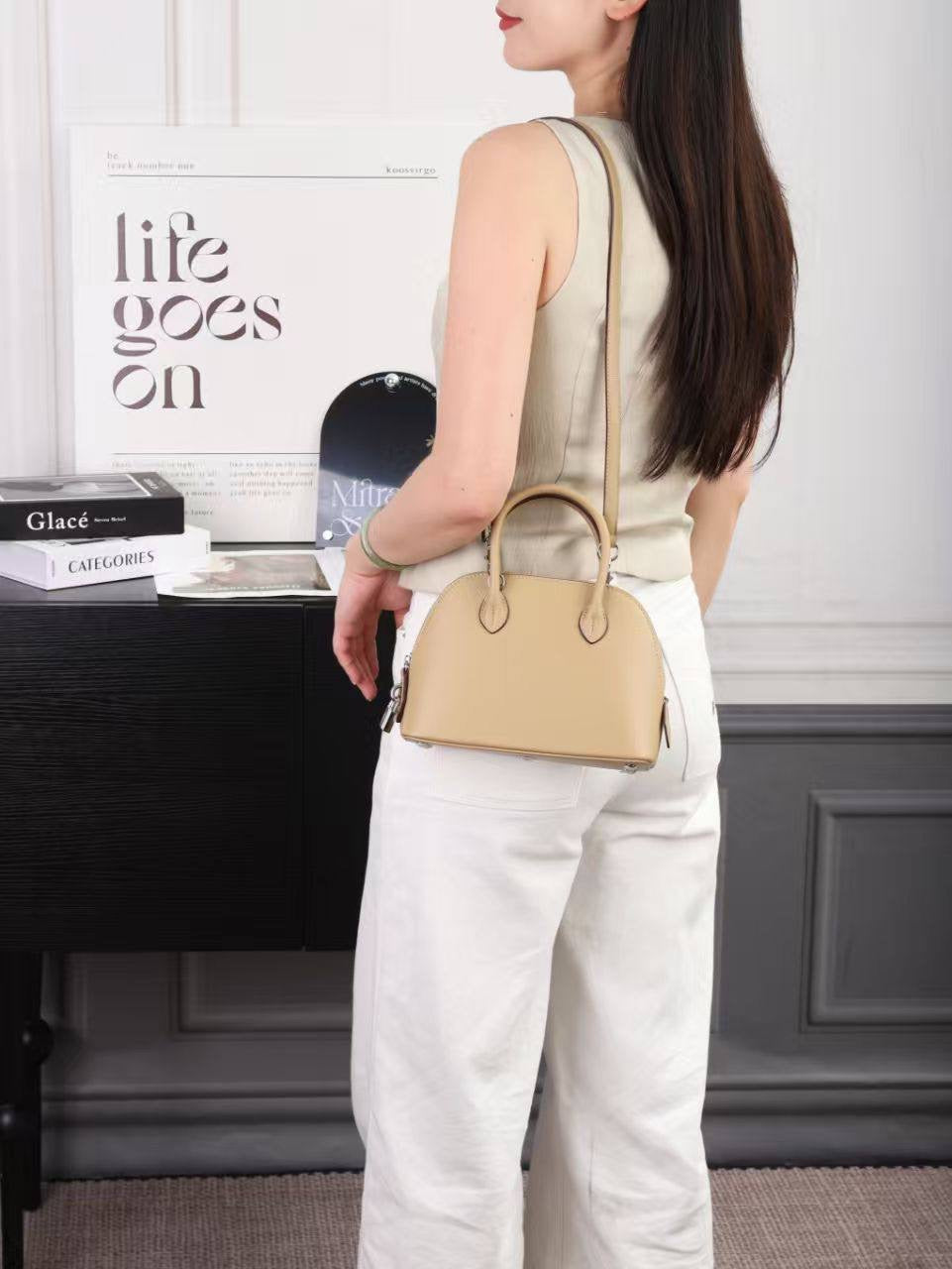 Hermes

105 dhs🇦🇪

with box
🎁🎁🎁

Zain143
♥️♥️♥️