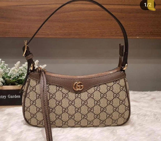 Gucci Master
25cm   
180 dhs🇦🇪

Good Box 🎁

Zain131
♥️♥️♥️