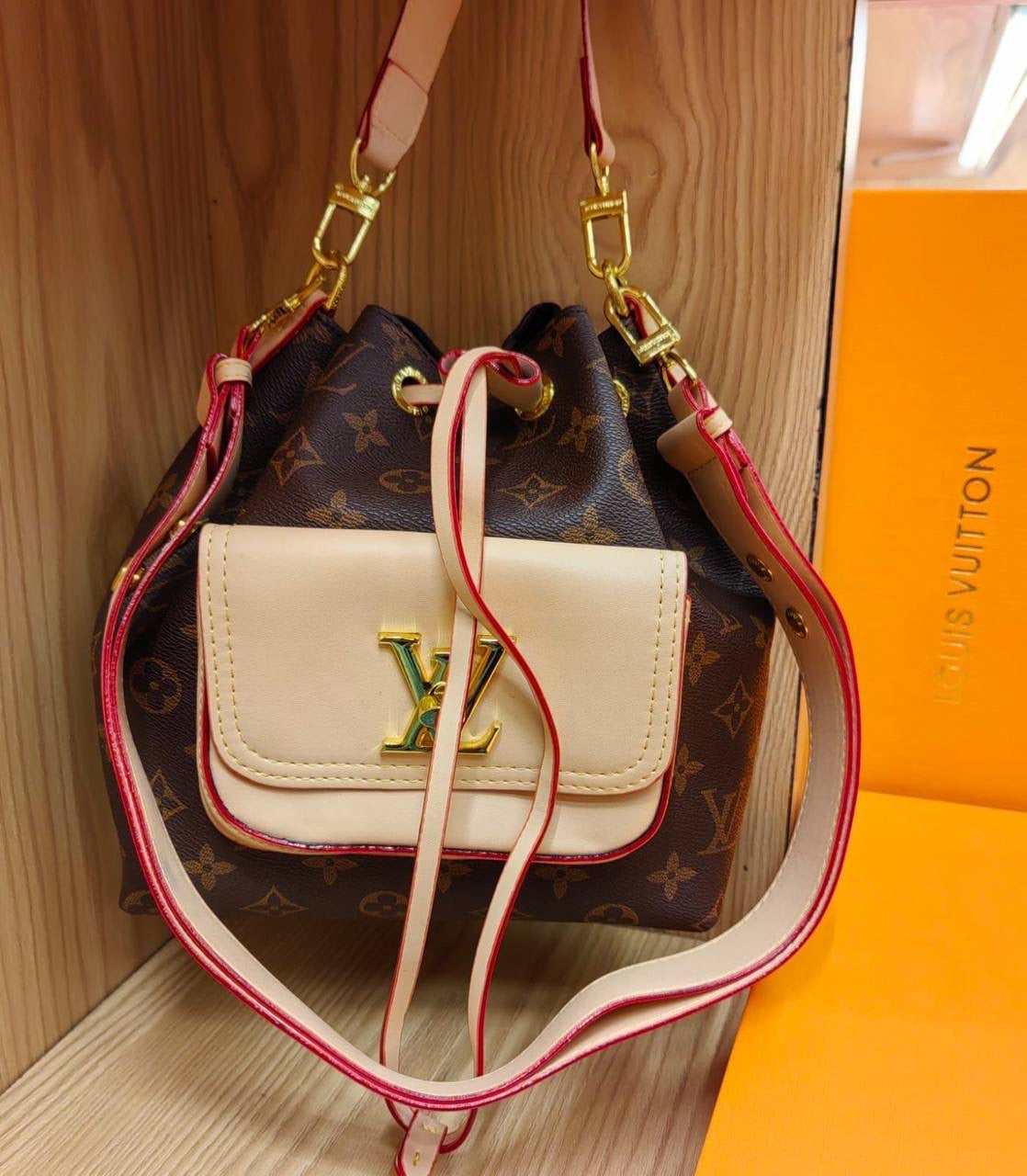 LV
VERY GOOD QUALITY 

WITH BOX
🎁🎁🎁

75 dhs🇦🇪

Zain39
♥️♥️♥️