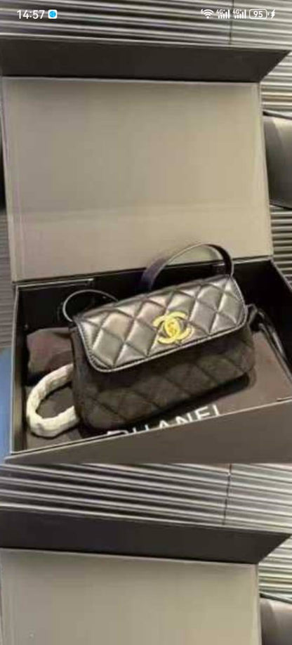 Chanel
High quality 
size 20cm
120 dhs🇦🇪

Zain132
♥️♥️♥️