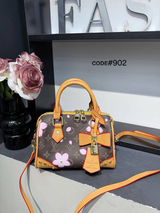 LV
sᴘᴇᴇᴅʏ ʙᴀɴᴅᴏᴜʟɪᴇʀᴇ
ᴍᴏɴᴏɢʀᴀᴍ ʟᴇᴀᴛʜᴇʀ
ᴡɪᴛʜ ᴍᴜʀᴀᴋᴀᴍɪ ᴄʜᴀɪɴ
ɪᴛ ʜᴀs ʟᴏɴɢ ʙᴇʟᴛ sᴛʀᴀᴘ
sɪᴢᴇ : 21 x 15 x 12 cm
ᴡɪᴛʜ BOX
🎁🎁🎁

75 dhs🇦🇪

Zain31
♥️♥️♥️