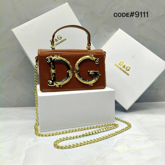 D&G
ᴛᴏᴘ ʜᴀɴᴅ ʙᴀɢ
ᴡɪᴛʜ ʟᴏɴɢ ᴄʜᴀɪɴ sʟɪɴɢ
ɢᴏʟᴅ ʜᴀʀᴅᴡᴀʀᴇ
ɢʟᴏssʏ ᴍᴀᴛᴇʀɪᴀʟ
sɪᴢᴇ : 18 cm
ᴡɪᴛʜ BOX
🎁🎁🎁

75 dhs🇦🇪

Zain31
♥️♥️♥️